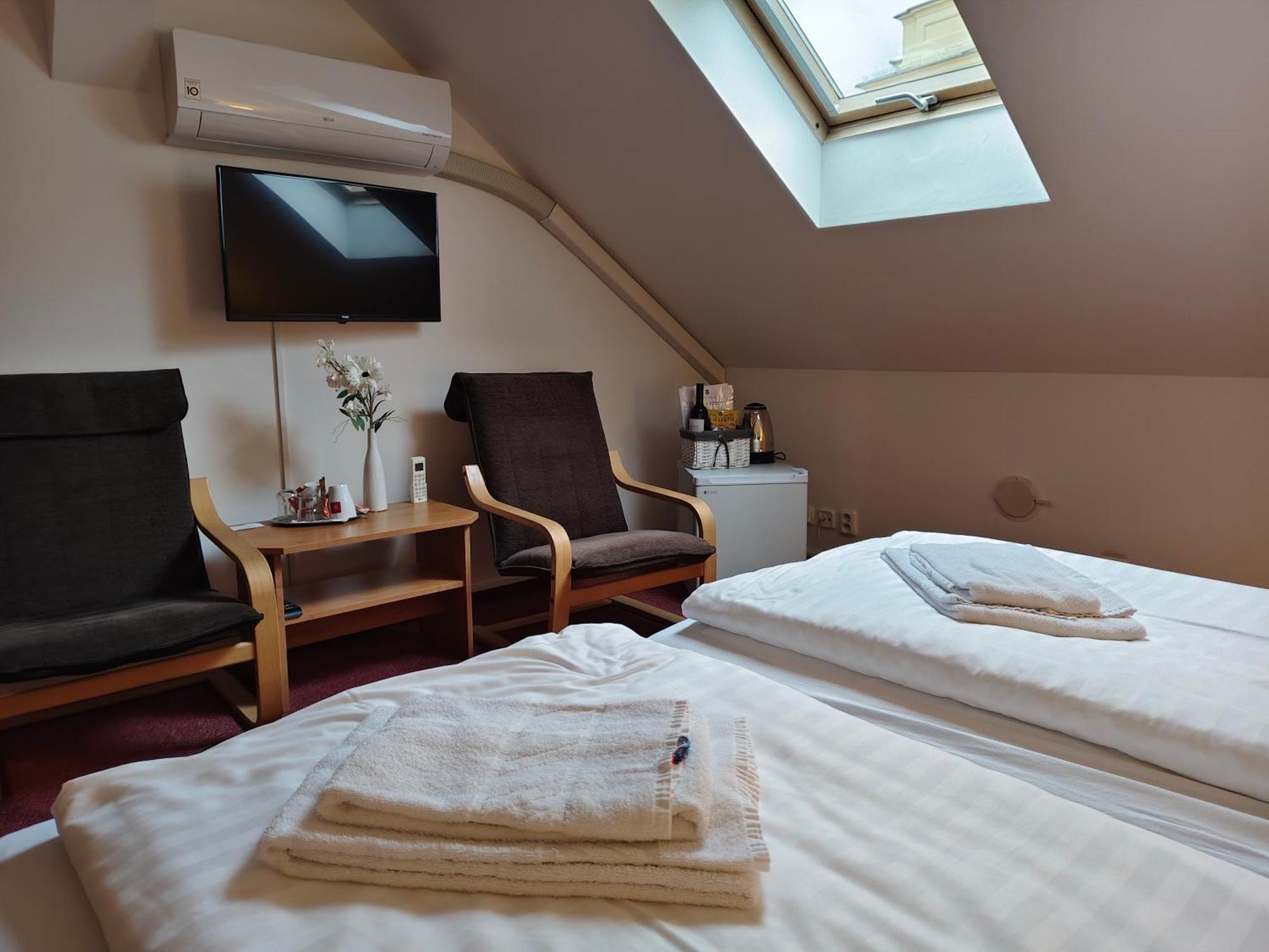 Hotel Bily Konicek Třeboň Eksteriør billede