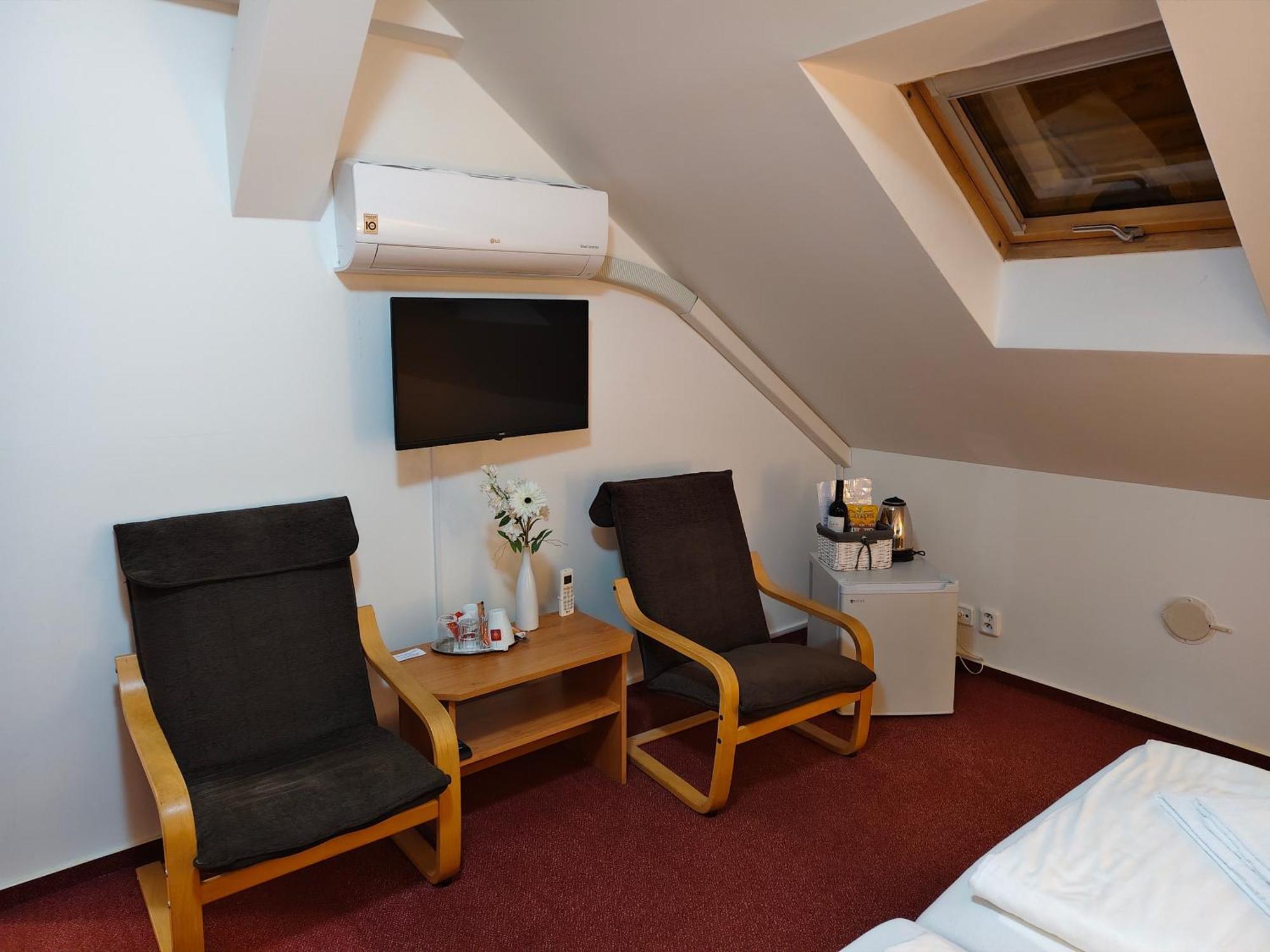 Hotel Bily Konicek Třeboň Eksteriør billede