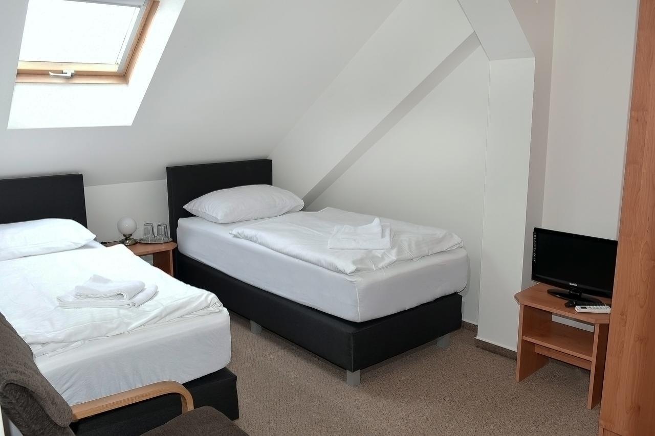 Hotel Bily Konicek Třeboň Eksteriør billede