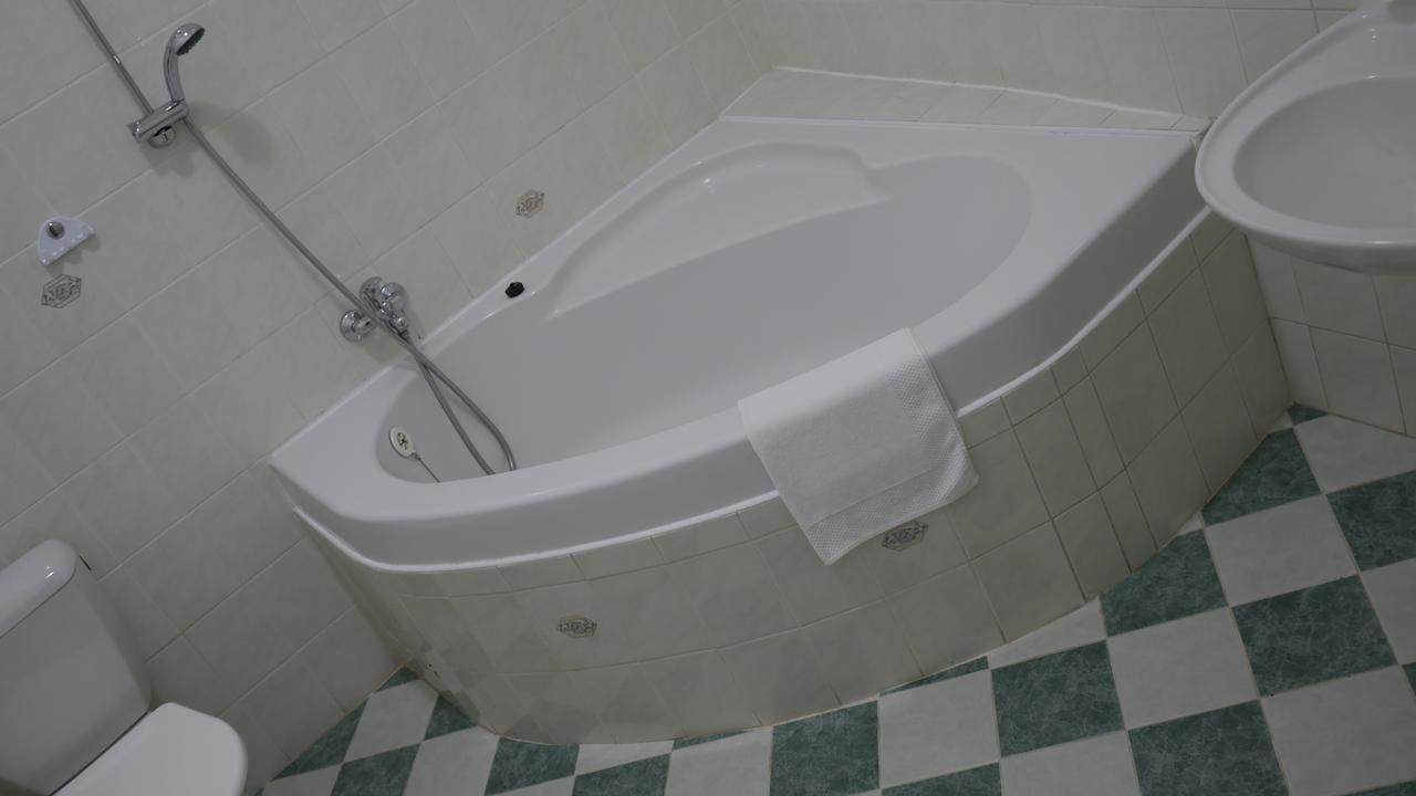 Hotel Bily Konicek Třeboň Eksteriør billede