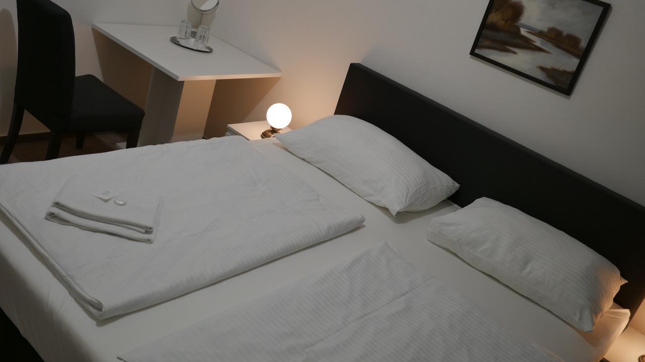 Hotel Bily Konicek Třeboň Eksteriør billede